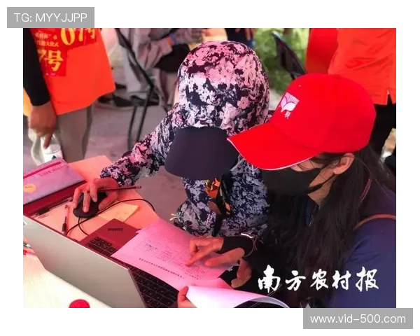 全国冠军赛媒体工作间记者忙碌，实时传递比赛结果与技术统计